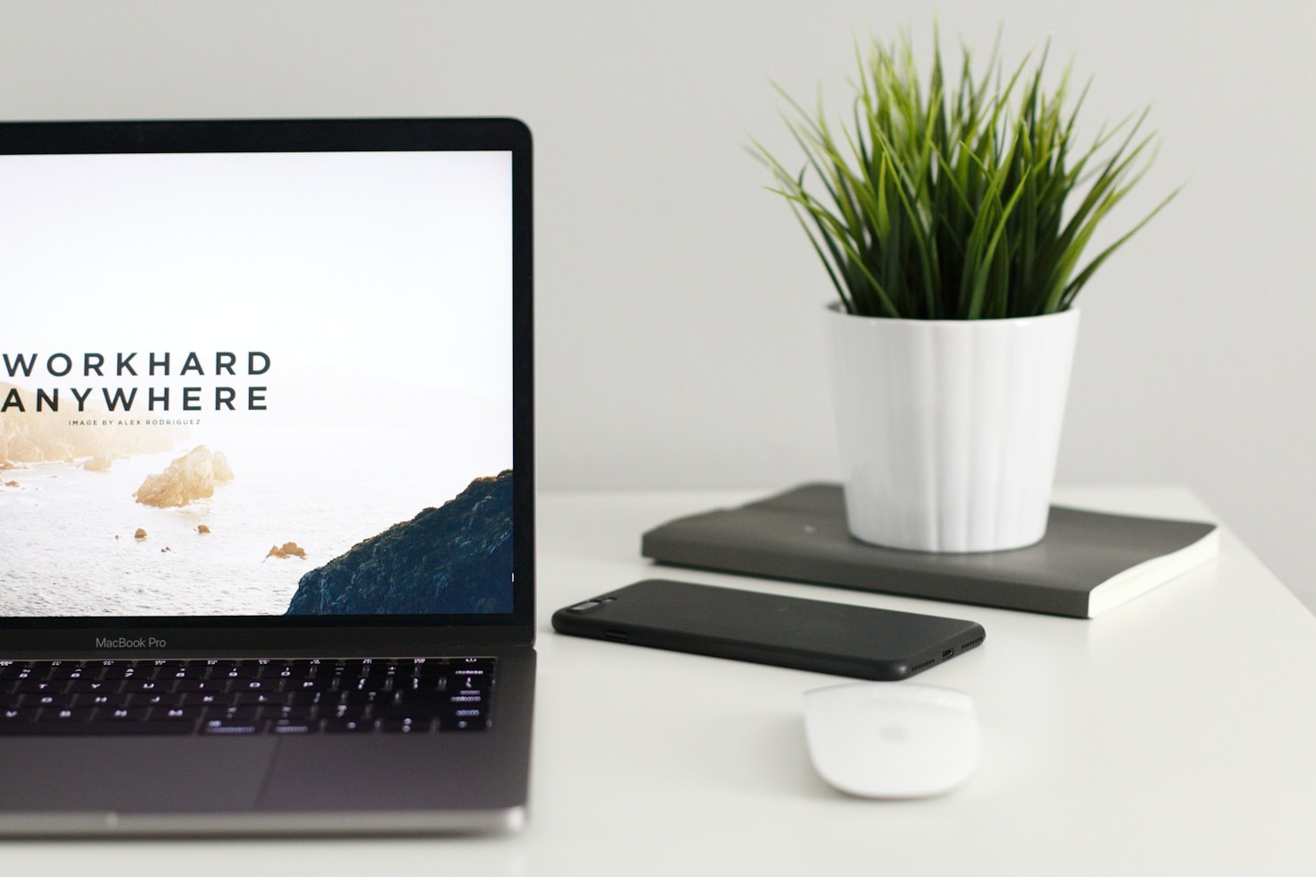 Top 10 Writing Tools Powered by AI